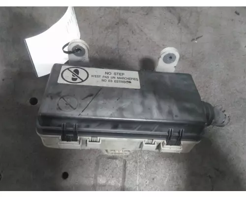 ISUZU NRR FUSE BOX