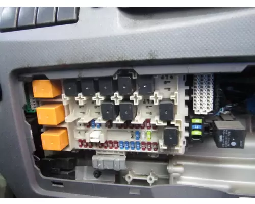 ISUZU NRR FUSE BOX