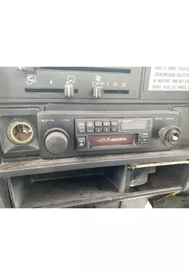 ISUZU NRR Radio