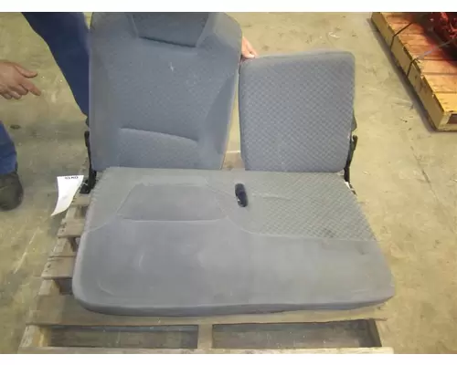 ISUZU NRR SEAT, FRONT