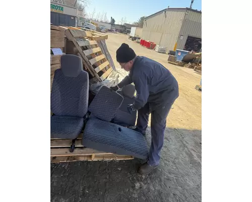 ISUZU NRR Seat, Front