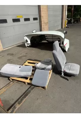 ISUZU NRR Seat, Front