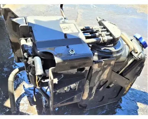 ISUZU Reach DEF Tank