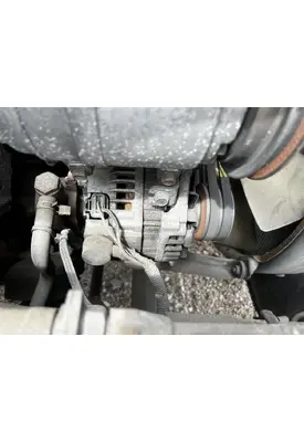 ISUZU W4500 Alternator