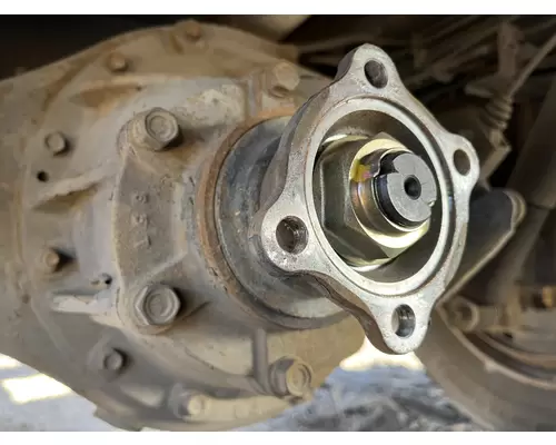 ISUZU W4500 Axle Assembly, Rear