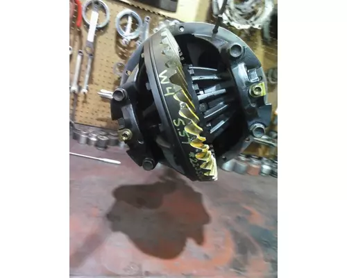 ISUZU W4R557 DIFFERENTIAL ASSEMBLY REAR REAR