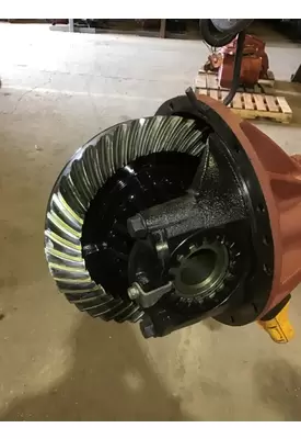 ISUZU W4R586 DIFFERENTIAL ASSEMBLY REAR REAR