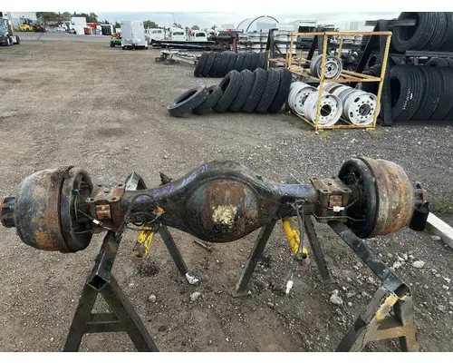 ISUZU W5500 Axle Assembly, Rear