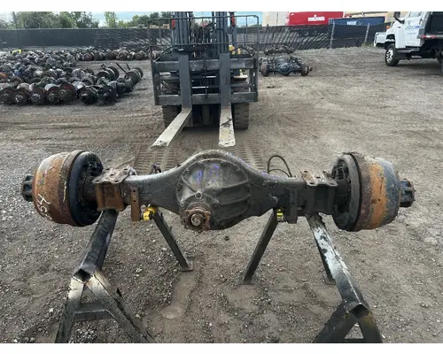 ISUZU W5500 Axle Assembly, Rear