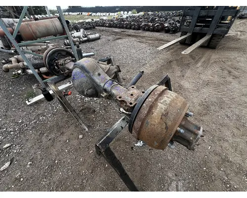 ISUZU W5500 Axle Assembly, Rear