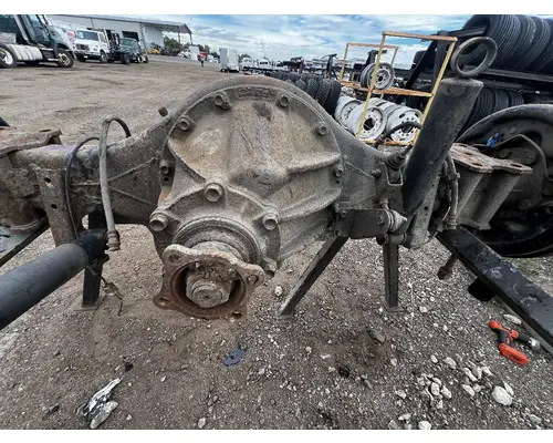ISUZU W5500 Axle Assembly, Rear