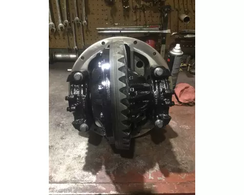 ISUZU W5R513 DIFFERENTIAL ASSEMBLY REAR REAR