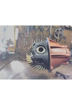 ISUZU W5R557 DIFFERENTIAL ASSEMBLY REAR REAR