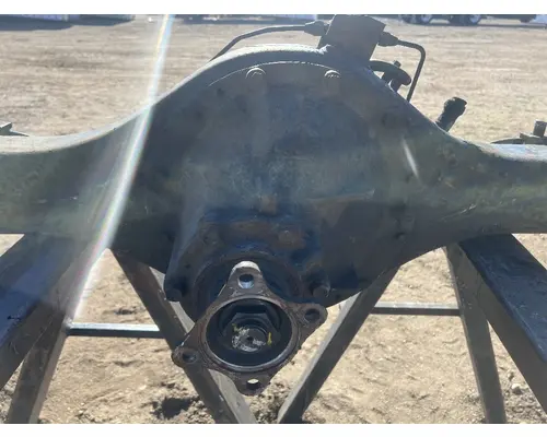 ISUZU WT5500 Axle Assembly, Rear