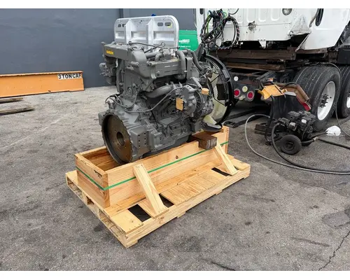 ISUZU  Engine Assembly