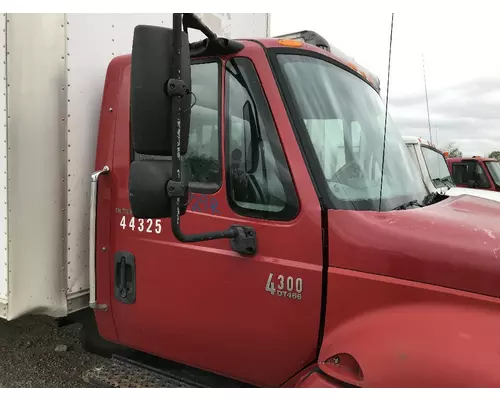 Cab IHC 4300 Boots &amp; Hanks Of Ohio