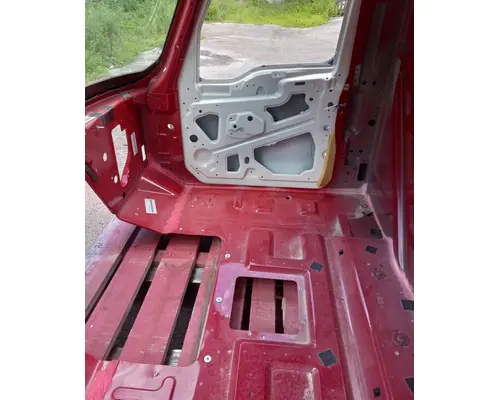 International Navistar LT 625 International Navistar LT625 Day cab shell