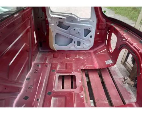 International Navistar LT 625 International Navistar LT625 Day cab shell