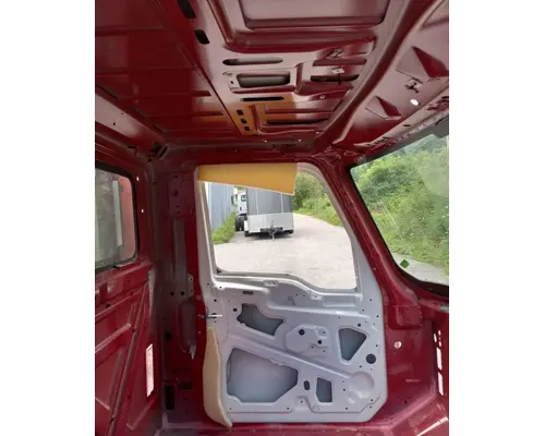 International Navistar LT 625 International Navistar LT625 Day cab shell