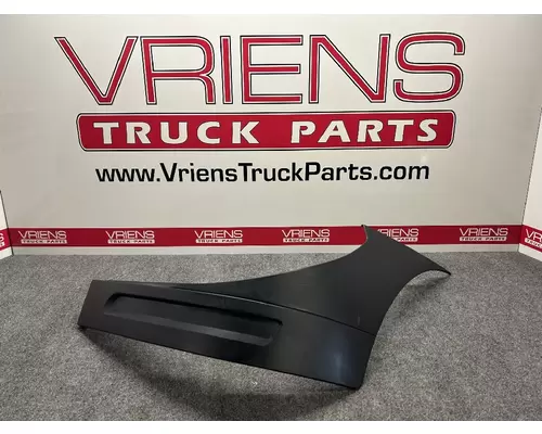 Rocker Panel Moulding INTERNATIONAL  Vriens Truck Parts