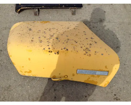 International 1600 LOADSTAR Hood
