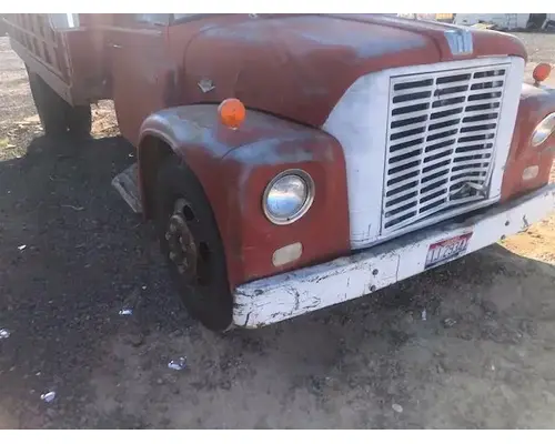 International 1600 LOADSTAR Hood