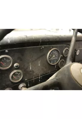 International 1600 LOADSTAR Instrument Cluster