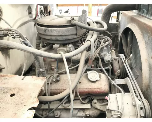 International 1600 LOADSTAR Parts Unit