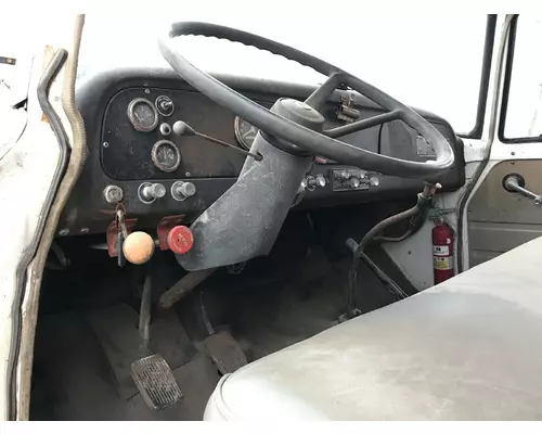 International 1600 LOADSTAR Parts Unit