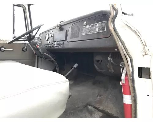International 1600 LOADSTAR Parts Unit