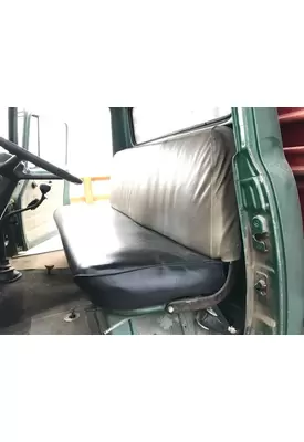 International 1600 LOADSTAR Seat (non-Suspension)