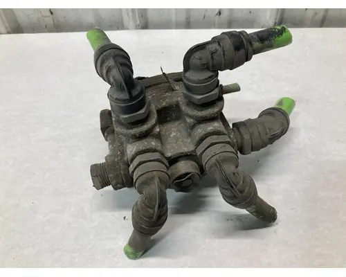 International 1669363C91 Air Valve