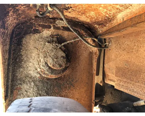 International 1700 LOADSTAR Fender