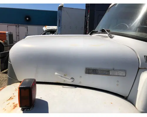 International 1700 LOADSTAR Hood