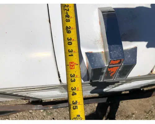 International 1700 LOADSTAR Hood