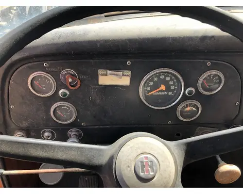 International 1700 LOADSTAR Instrument Cluster