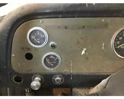 International 1700 LOADSTAR Instrument Cluster