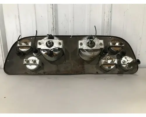 International 1700 LOADSTAR Instrument Cluster