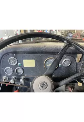 International 1700 LOADSTAR Instrument Cluster