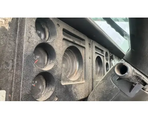 Instrument Cluster International 1724; 1734; 1754 Holst Truck Parts