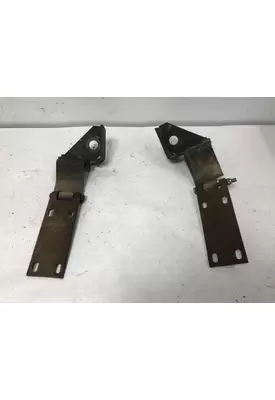 International 1800 LOADSTAR Hood Hinge