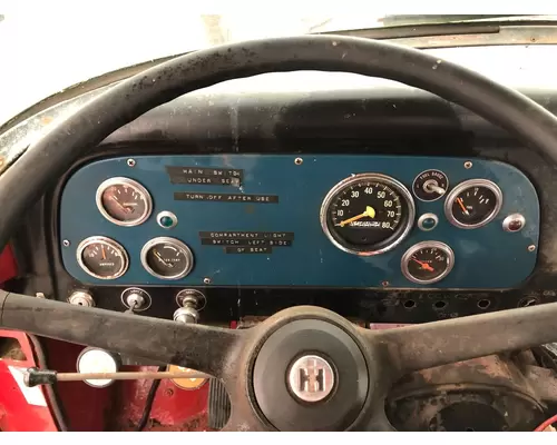 International 1800 LOADSTAR Instrument Cluster