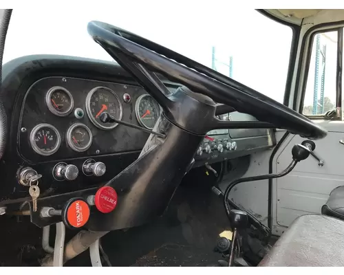 International 1800 LOADSTAR Steering Column