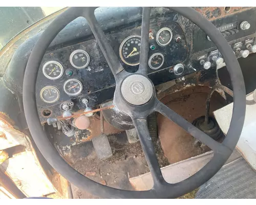 International 1800 LOADSTAR Steering Column