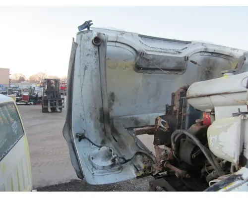 Hood INTERNATIONAL 1800 Michigan Truck Parts