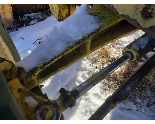 International 2500B Equip Axle