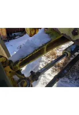 International 2500B Equip Axle