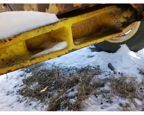 International 2500B Equip Axle