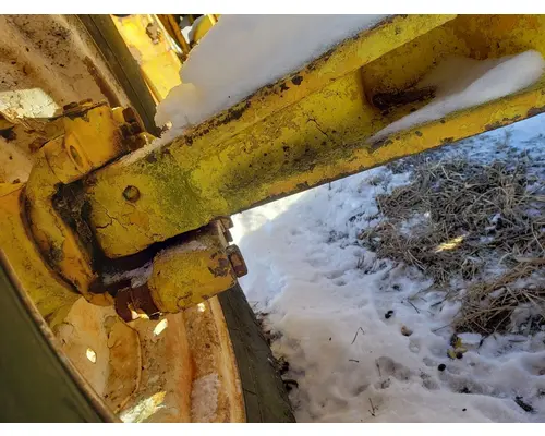 International 2500B Equip Axle