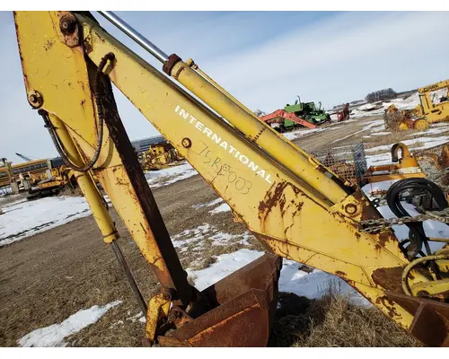 International 2500B Equip Boom